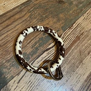 Super cute brand new Oventure O ring!